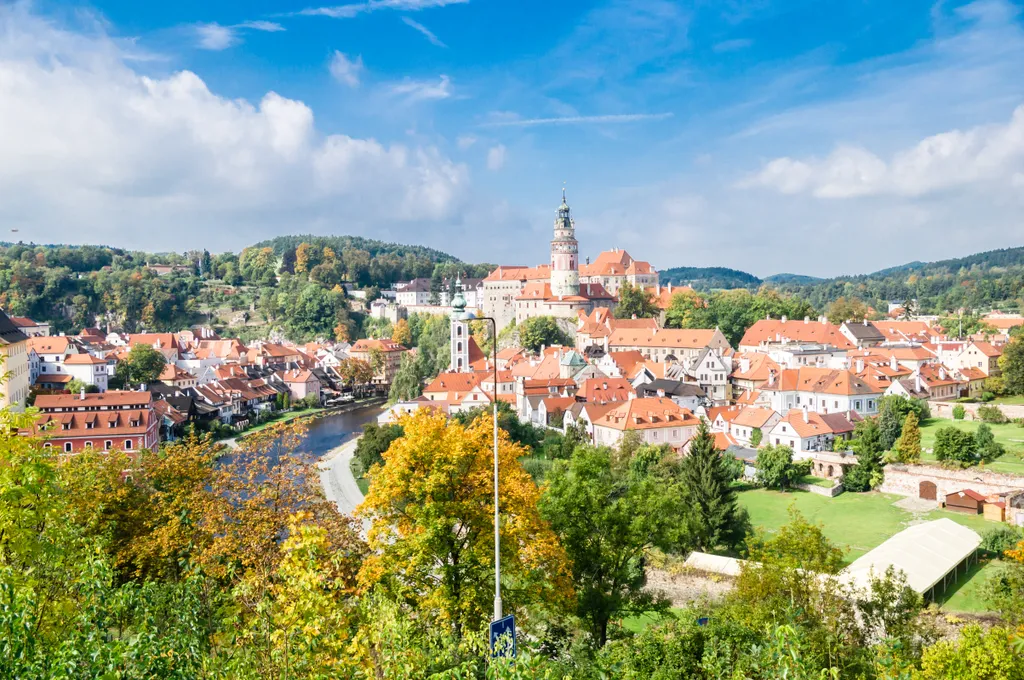 Cesky Krumlov minden évszakban izgalmas panorámával és felejthetetlen programokkal vár.