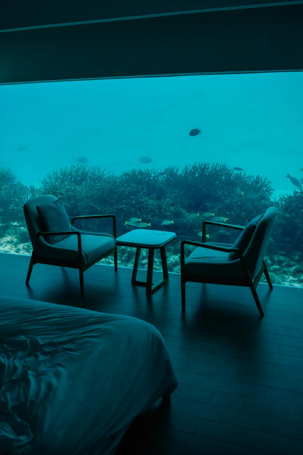 A Maldív-szigeteken található Underwater Aqua Villa a Pullman Maamutaa hotelben található, és egyenesen a tenger felszíne alá kalauzolja a vendégeket.