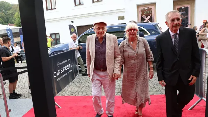 Vörös szőnyeg, Petőfi-vers és Koltai Róbert életműdíja: Így indult a miskolci CineFest
