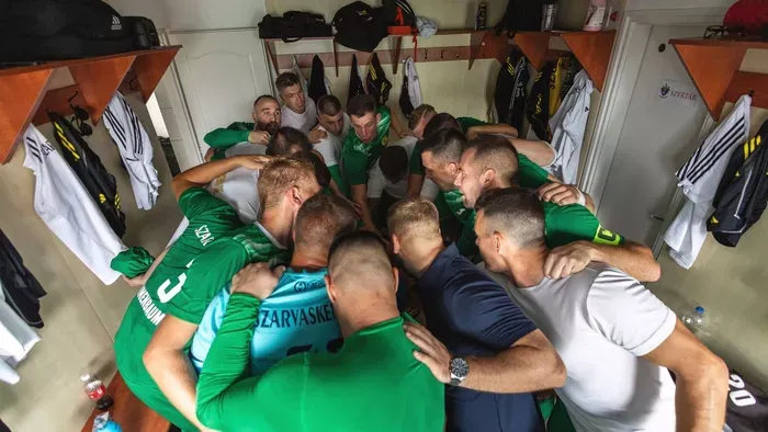 Fotó a Szarvaskend öltözőjéből, ők várnak a Fradira