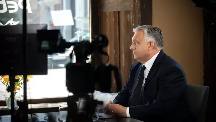 Orbán Viktor: élő közvetítés a Facebookon