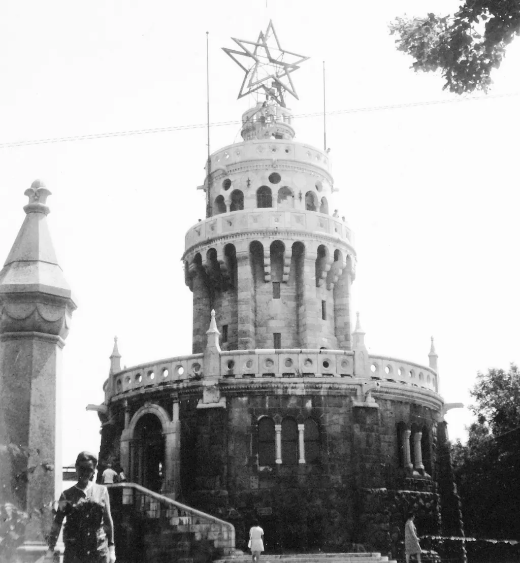 Vörös csillag az Erzsébet-kilátó tetején 1971-ben