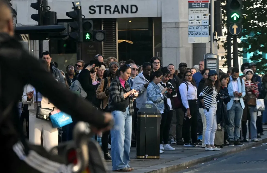 London szinte teljesen lebénult