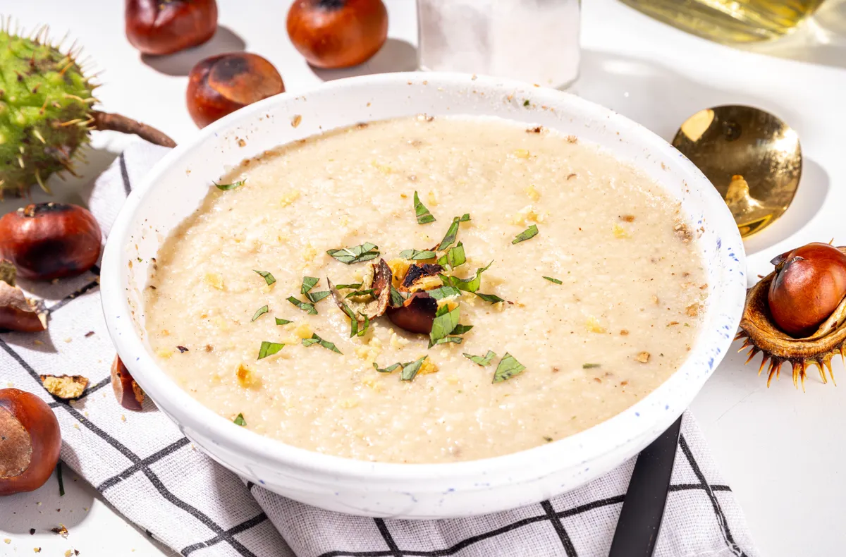 Homemade,Roasted,Chestnut,Soup.,Autumn,Cream,Soup,With,Chestnuts,On