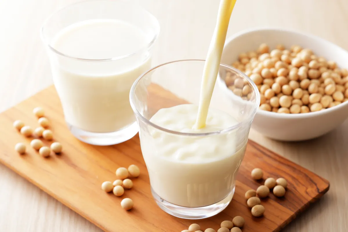 Egy pohár szójatej.