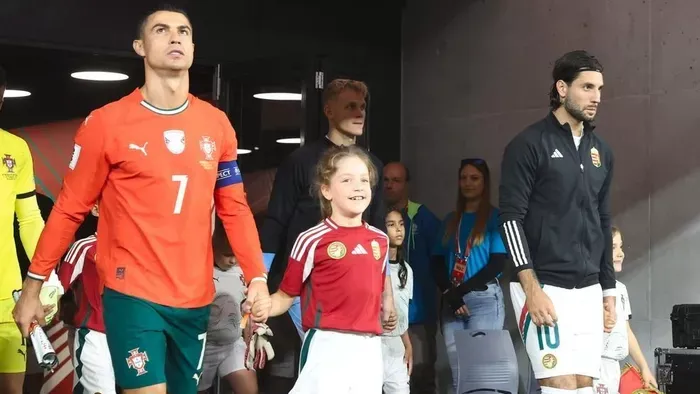 Szoboszlai és a gyerekek, ők kértek mezeket a meccs után