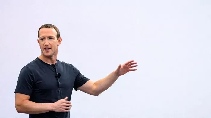Nagy bejelentést tett Zuckerberg - eldobhatod az telefonodat