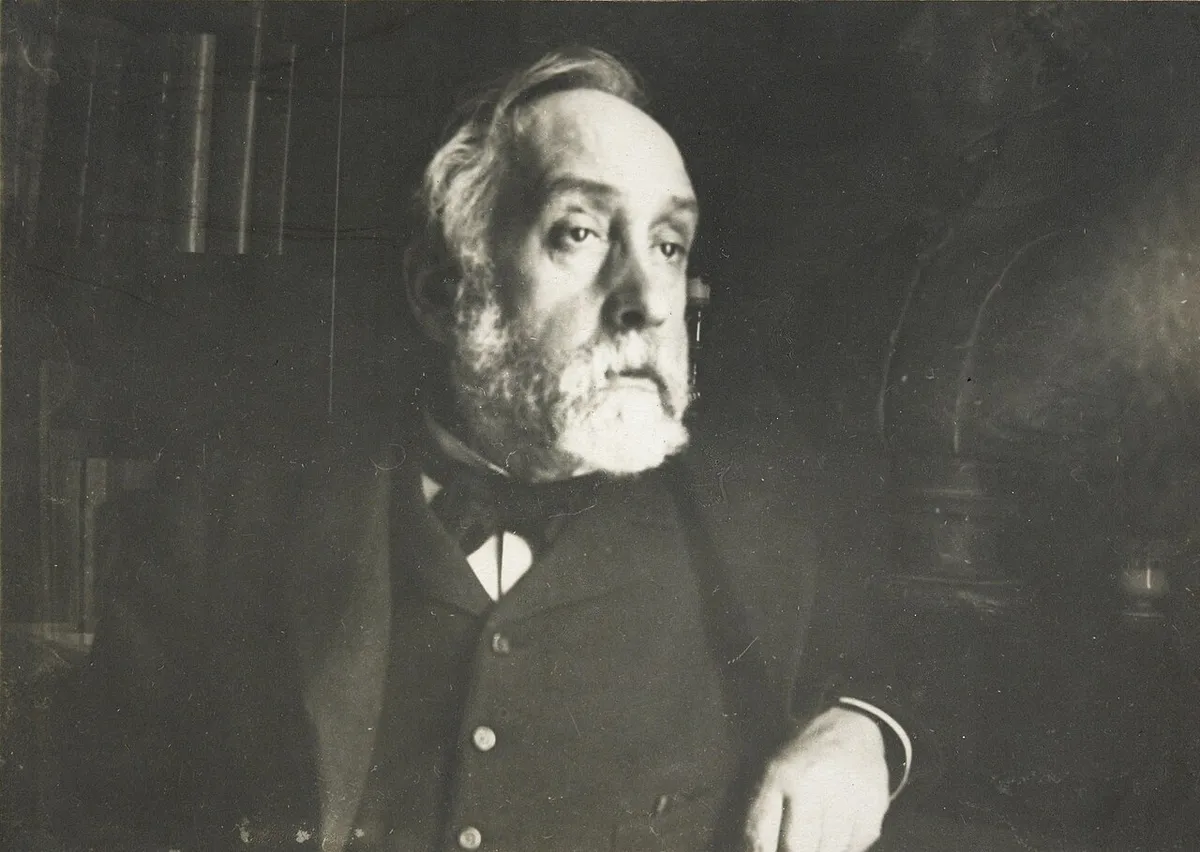 Edgar Degas önarcképe egy fotográfián