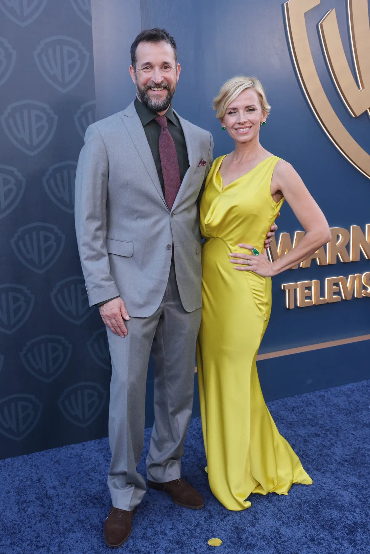 Noah Wyle felesége, Sara Wells társaságában jelent meg az Emmy-díjátadón (Fotó: CraSH)