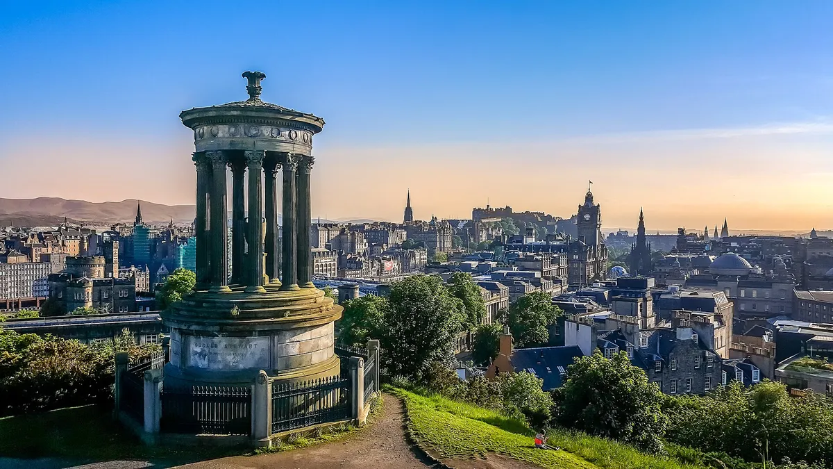 Edinburgh, az őszi városlátogatások kedvelt úti célja