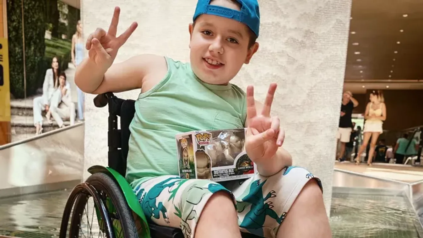 Duchenne-es Ádi tíz éves lett - édesanyja szerint szorítja őket az idő