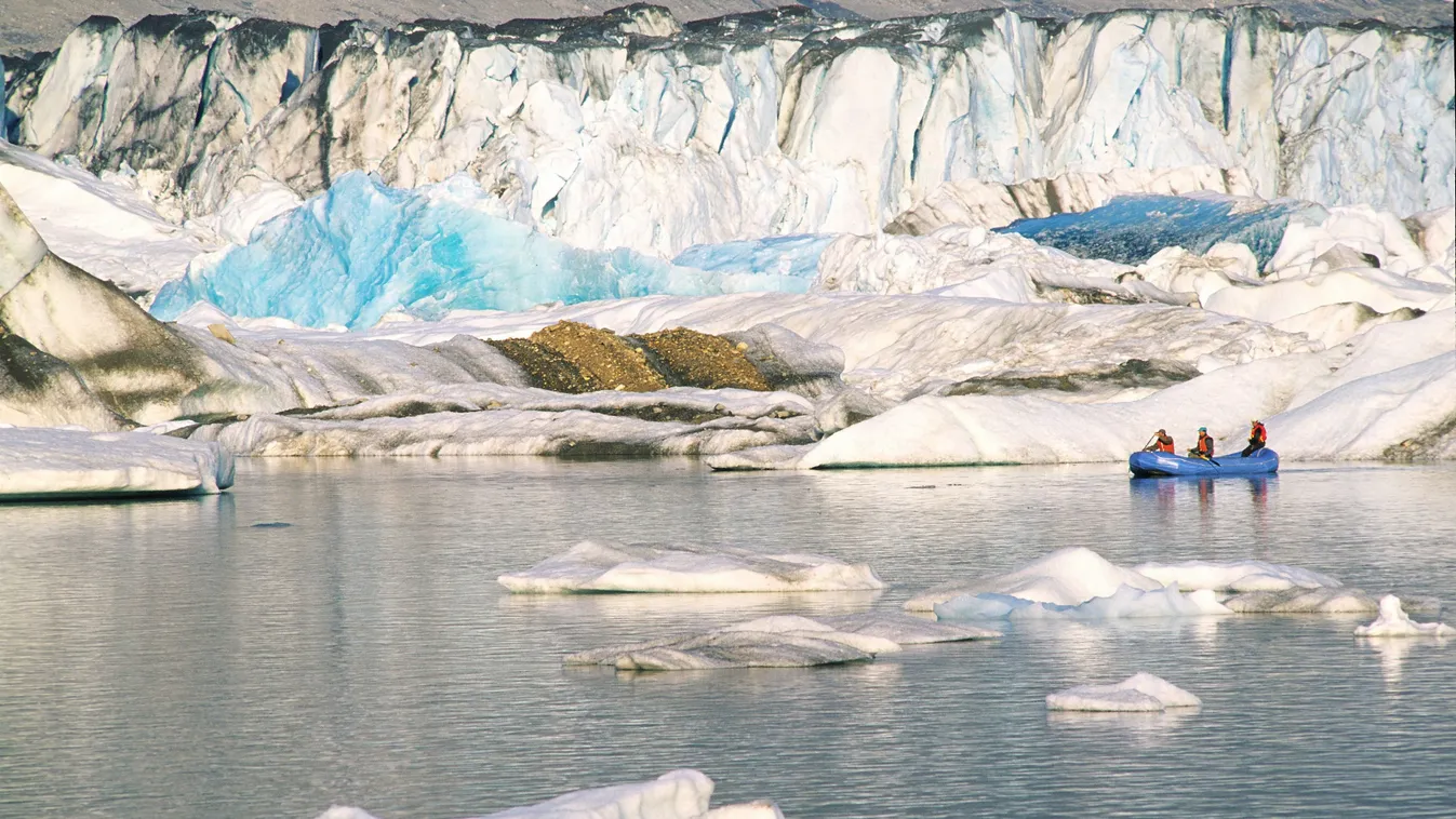 Jeges sziget a vízben