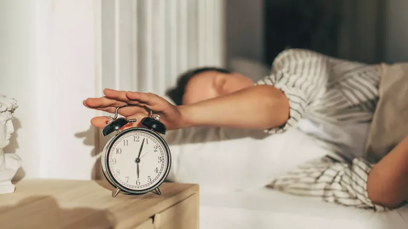Tényleg hizlal a szundigomb? Reggeli szokás, ami tönkreteszi az alakod?