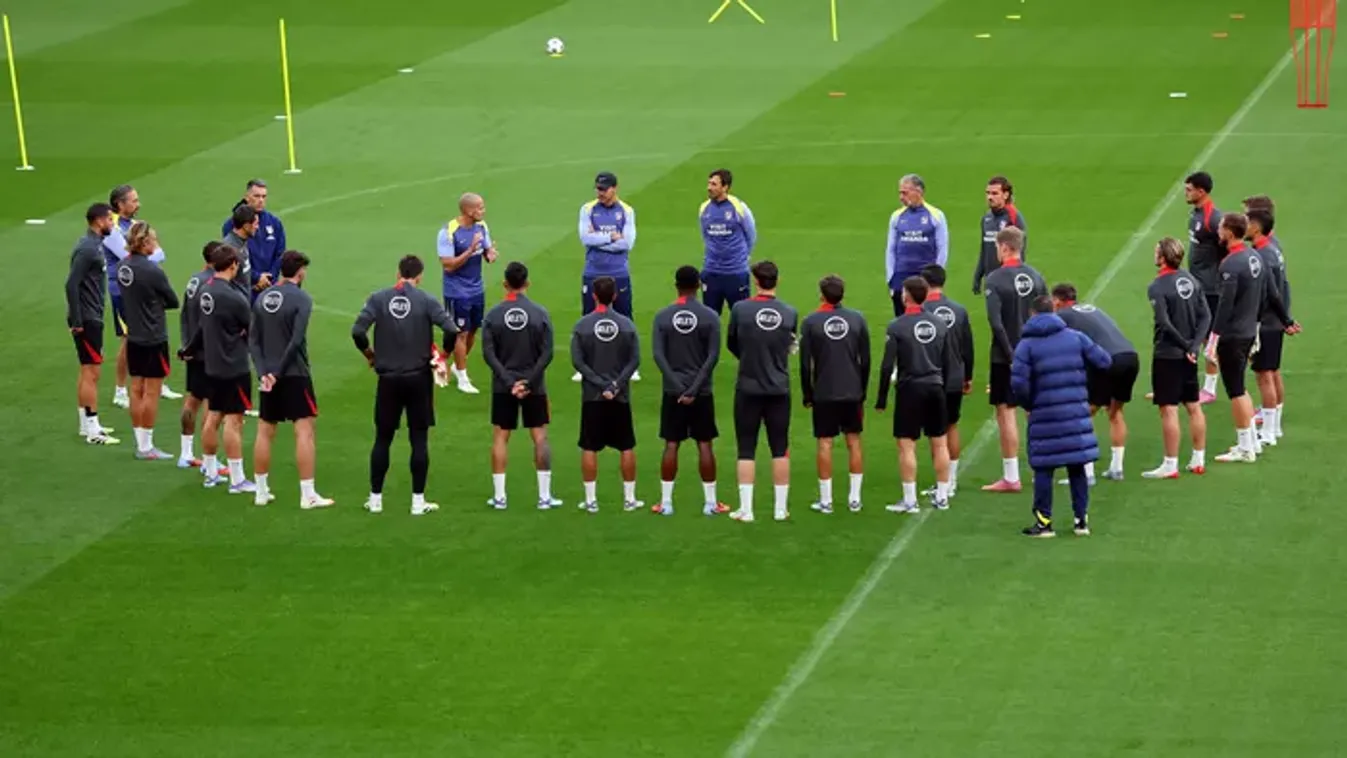 Zokognak a szurkolók, őt gyászolja Liverpoolban az Atlético Madrid