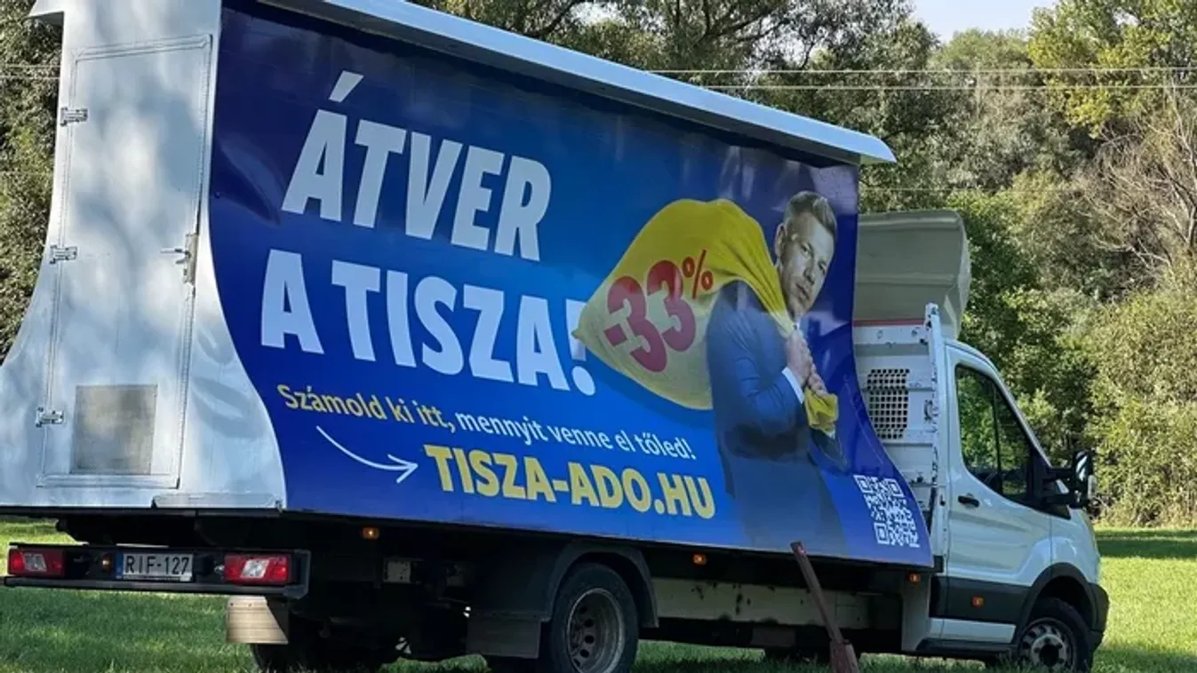 Kötcsén plakátautók emlékeztetik Magyar Péter híveit arra, mit tervez a Tisza Párt