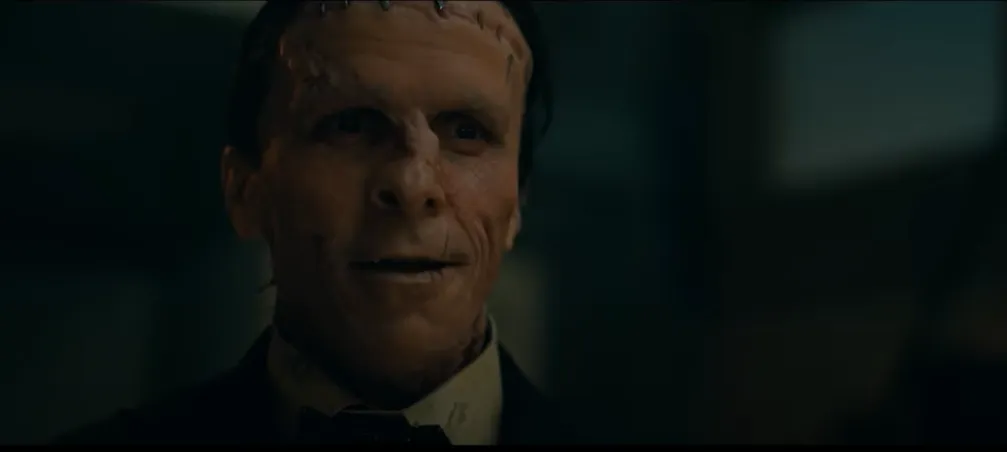 Christian Bale-re megint rá sem lehet ismerni (Fotó: YouTube)