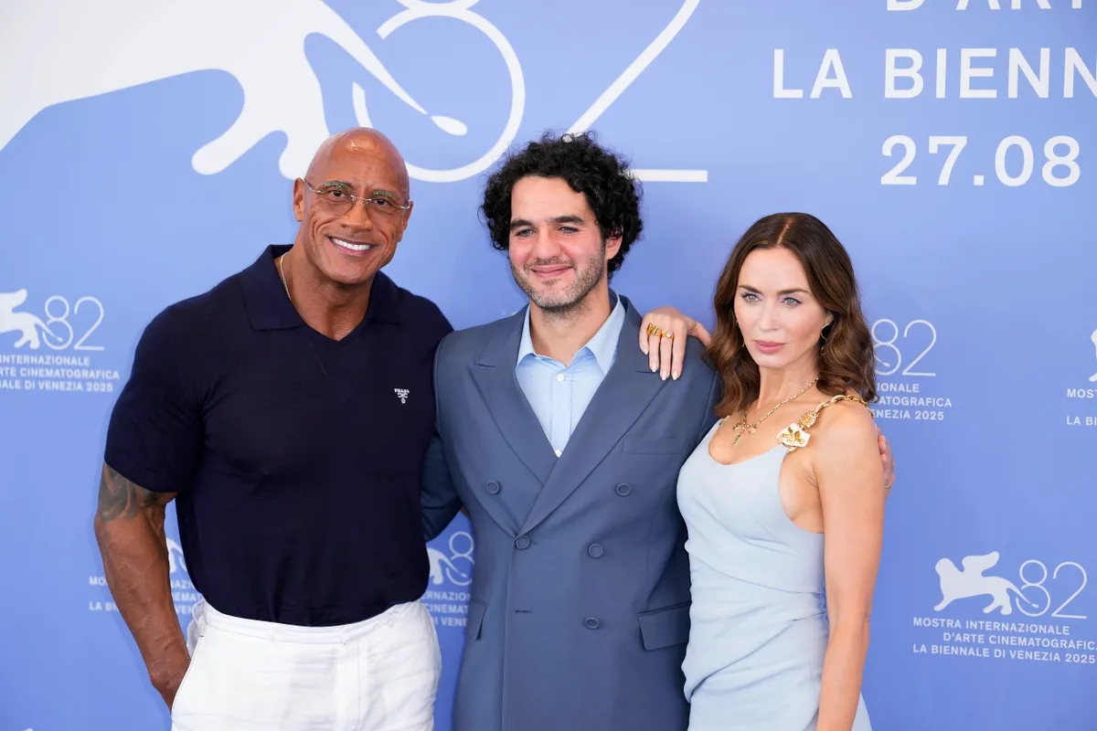 Dwayne Johnson, Benny Safdie és Emily Blunt