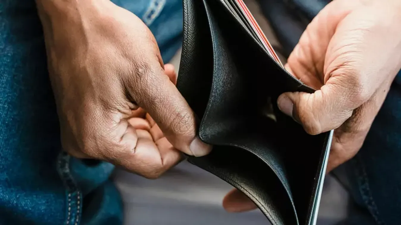 63 millió forint gyerektartással tartozik az elvált, kilencgyermekes híresség
