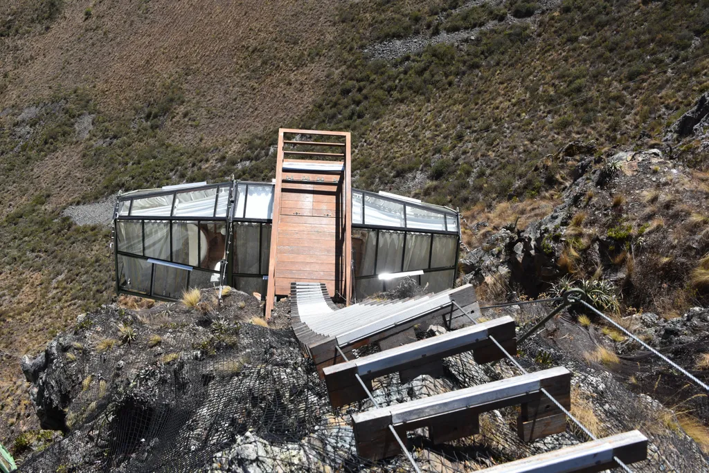 A perui Cusco egyik igazán szédítő kilátással büszkélkedő szállása, a  Vertical Sky kapszulája, amely az Ollantaytambo-hoz közeli Szent Völgyre kínál lenyűgöző panorámát. 