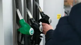 Jó hírt kaptak az autósok: végre csökken az üzemanyagok ára