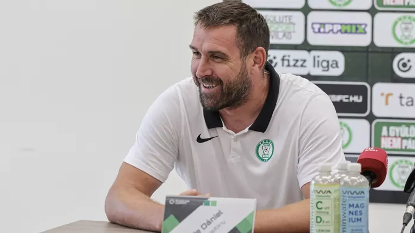 Tündéri fotó, ezt a mezt viseli Böde Dani kisbabája
