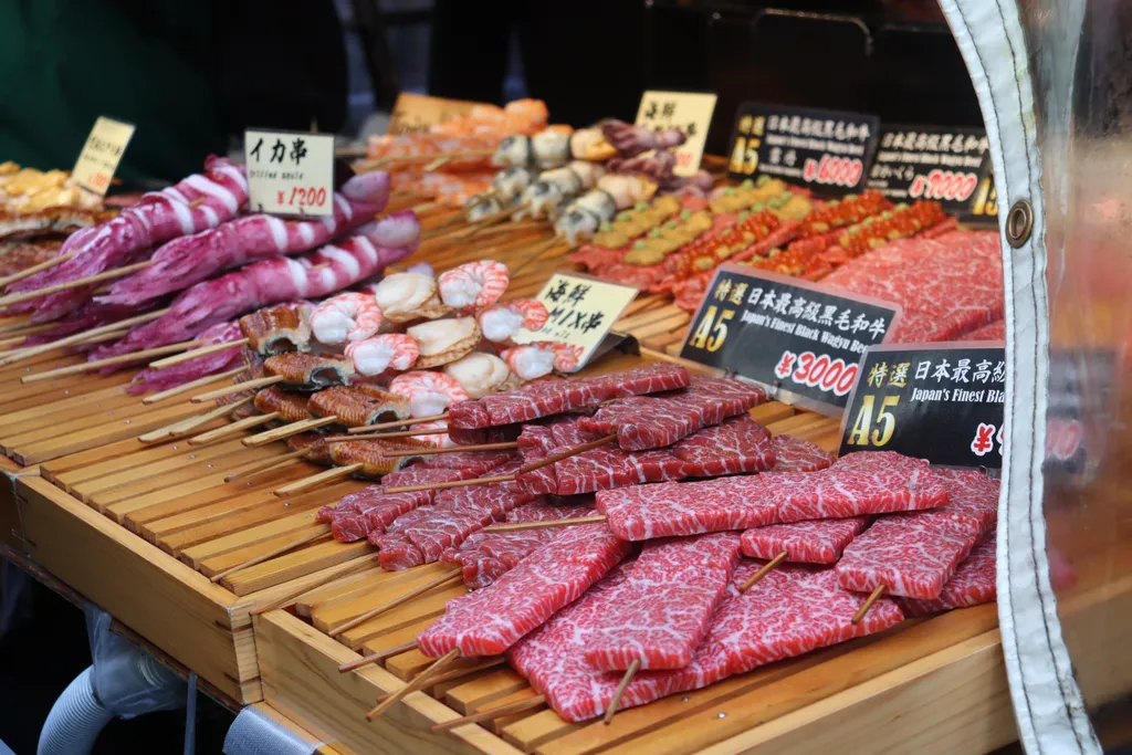 A Tsukiji halpiacon olyan halfajtákat is kóstolhatunk, amelyekről életünkben nem hallottunk.
