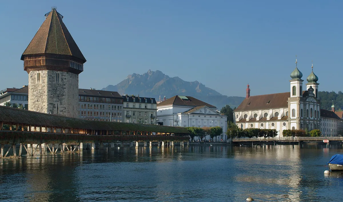 őszi városlátogatás a svájci Luzern Kapellbrückéjének felkeresésével