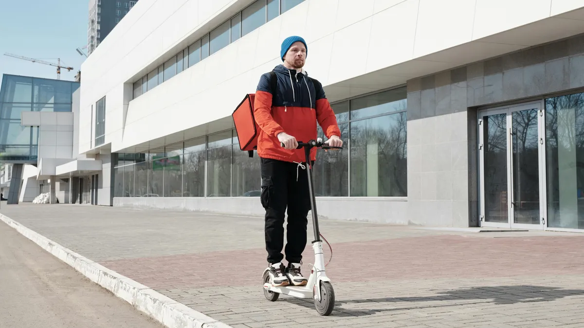 alt=A férfi életét már nem lehetett megmenteni az e-rollerrel történt balesetben 