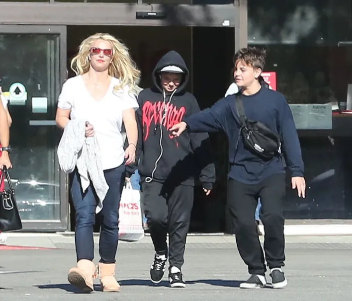 Britney Spears és fiai közötti kapcsolat lassan, de biztosan halad a gyógyulás útján