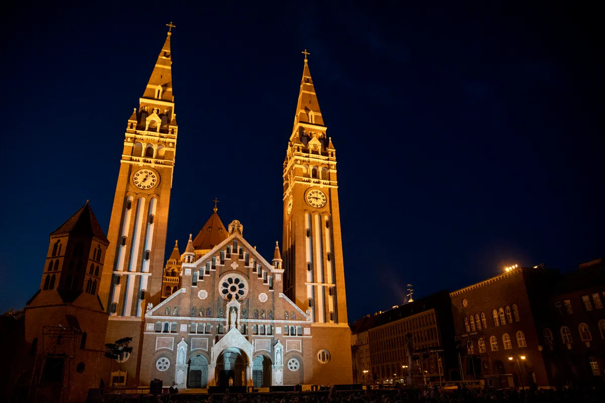 Magyar fantom, Szegedi dóm, Éjszaka