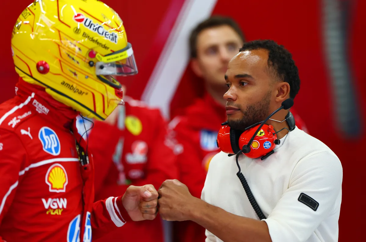 Lewis Hamilton rendkívül jó viszonyt ápol testvérével