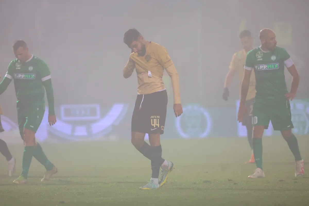 Ismail Aaneba 2023 decemberében, a Fradi focistája itt Pakson játszott