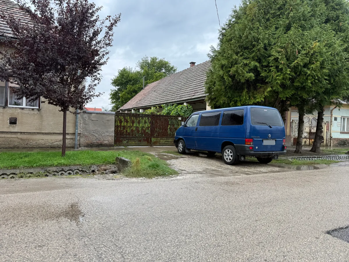 A Sallai Nóra balesetét okozó autó tulajdonosa itt lakott