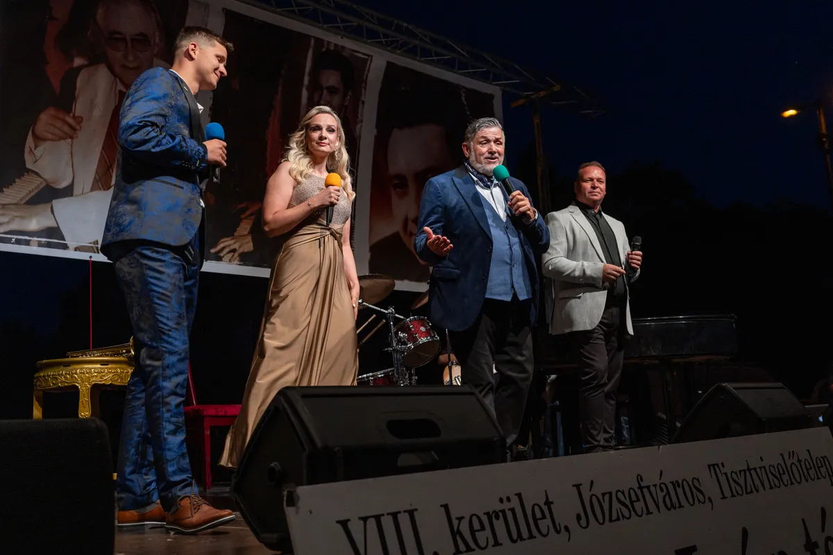 Komonyi Zsuzsi nem csak a Nagy Duett színpadán állja meg a helyét.