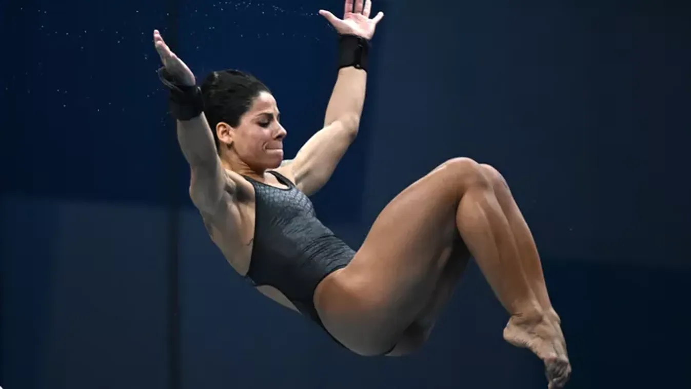 Belepirulsz, bikinire vetkőzött a dögös olimpikon