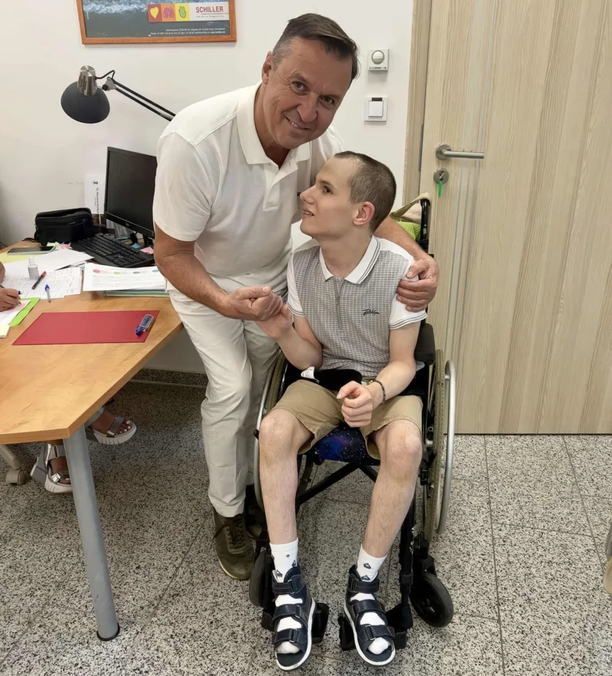 Borsodi Máté, halmozottan sérült, Nazarov doktor, műtét, gyűjtés