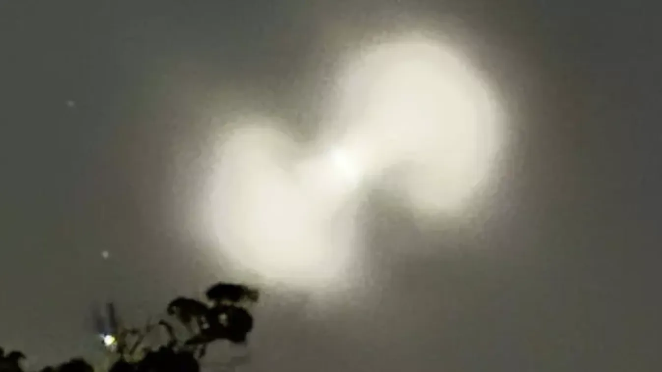 Felbolydult egy egész kisváros: izzó ufo bukkant fel