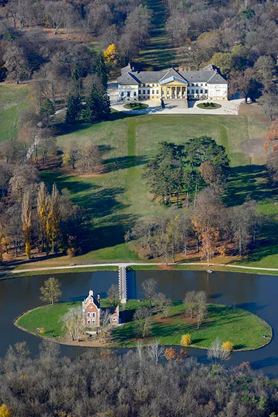 a dégi Festetics-kastély és angol parkja a Hollandi házzal