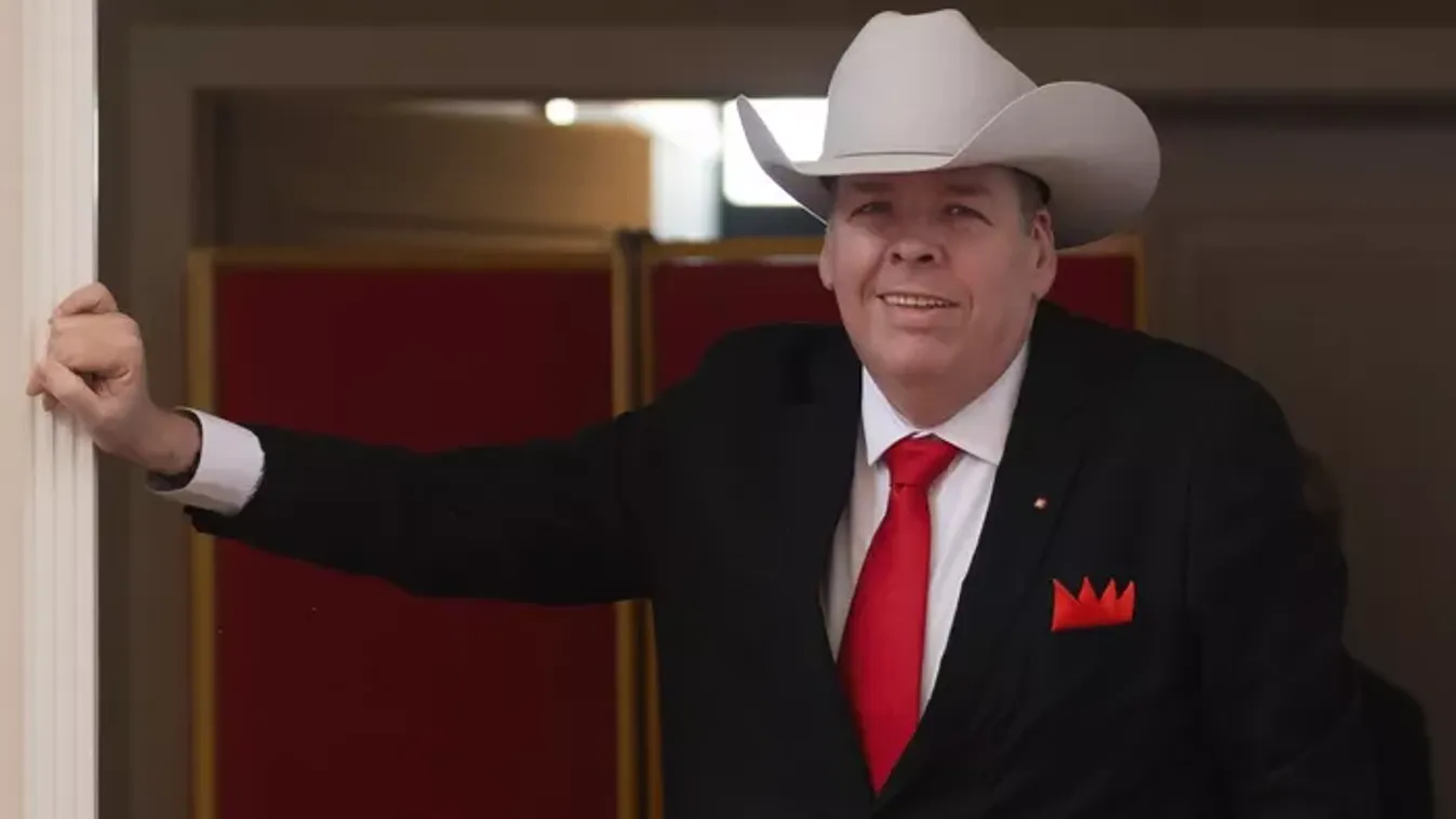 Schmuck Andor menyasszonya megtörte a csendet