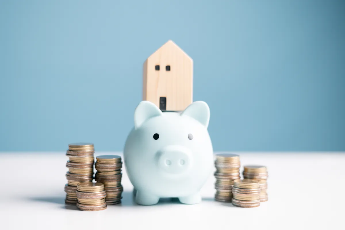 Concept,Of,Saving,Money,For,Loan,Can,Help,Reduce,Debt, Otthon Start, 