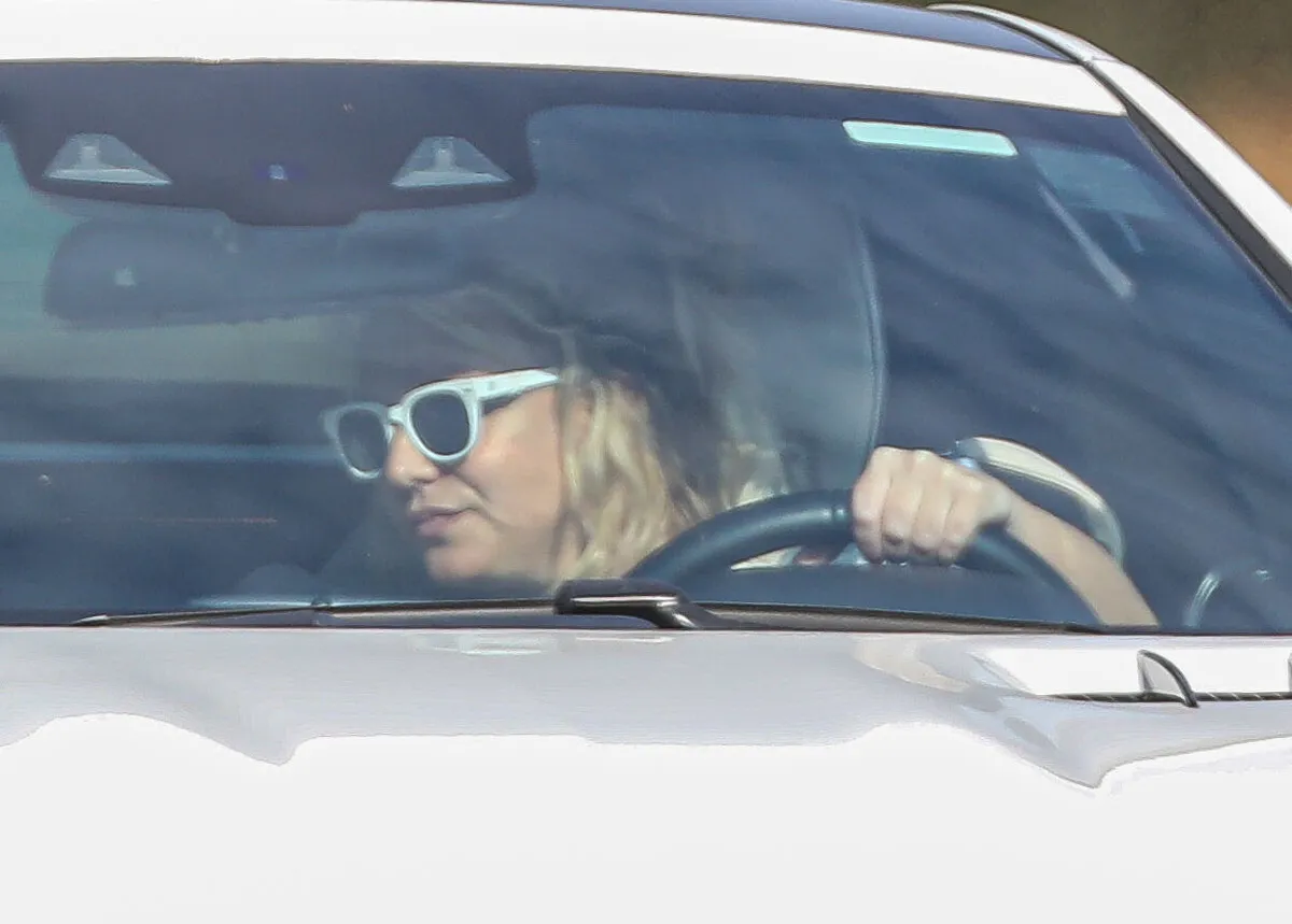 Britney Spears kis híján balesetet okozott vezetés közben 