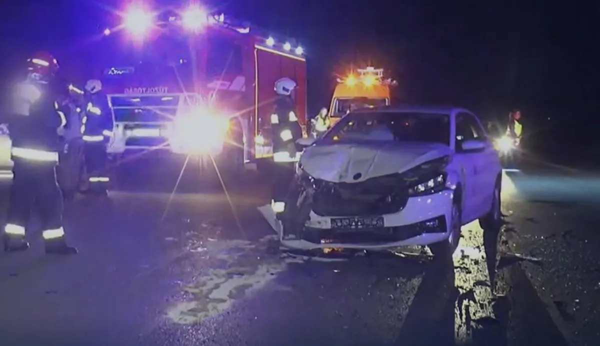 Kiszombornál egy háromfős család balesetezett, itt két gyermek sérült meg