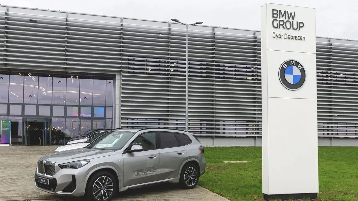 Tűz ütött ki a debreceni BMW-gyárban - a tűzoltók is a helyszínre vonultak