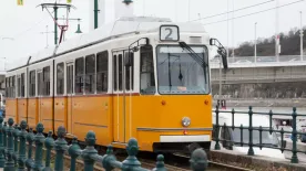 Világszerte milliók csodálták: 125 éve adták át a pesti Duna-part legendás villamosvonalát – Galéria