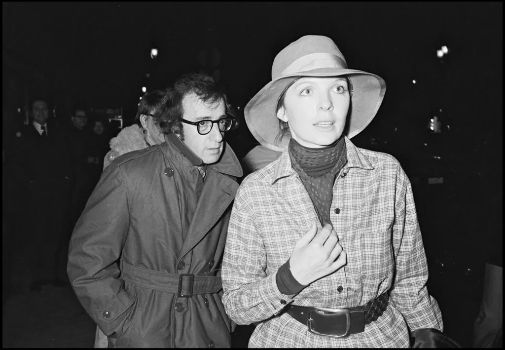 Rétro - Diane Keaton est décédée à l'âge de 79 ans - Théma - Ces réalisateurs qui font tourner leur compagne - ARCHIVES - WOODY ALLEN ET DIANE KEATON A PARIS