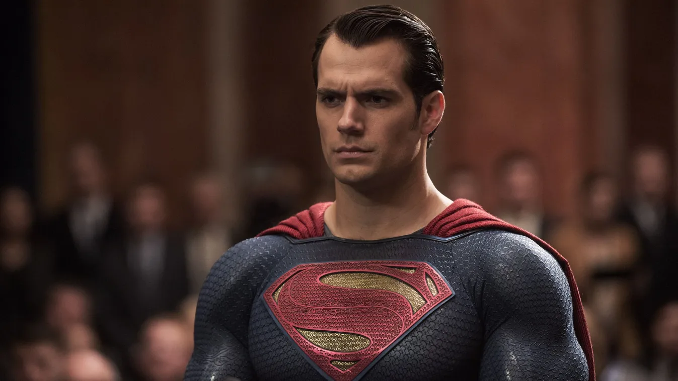 Az igazi Superman! Henry Cavill begipszelt lábbal is szénné gyúrja magát — fotó