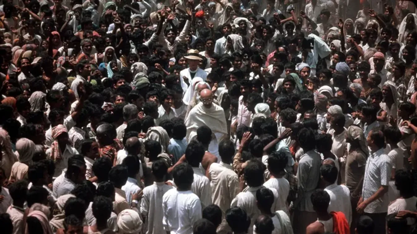 Ben Kingsley-ről azt hitték, ő Gandhi szelleme - 300 ezer statiszta búcsúztatta India jelképét a filmben
