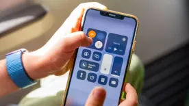 Ezért kell bekapcsolni a repülőgép üzemmódot a telefon töltése közben