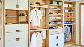 Hajtogatva vagy vállfán? Fogadjunk eddig rosszul csináltad – A helyes ruhatárolás szabályai