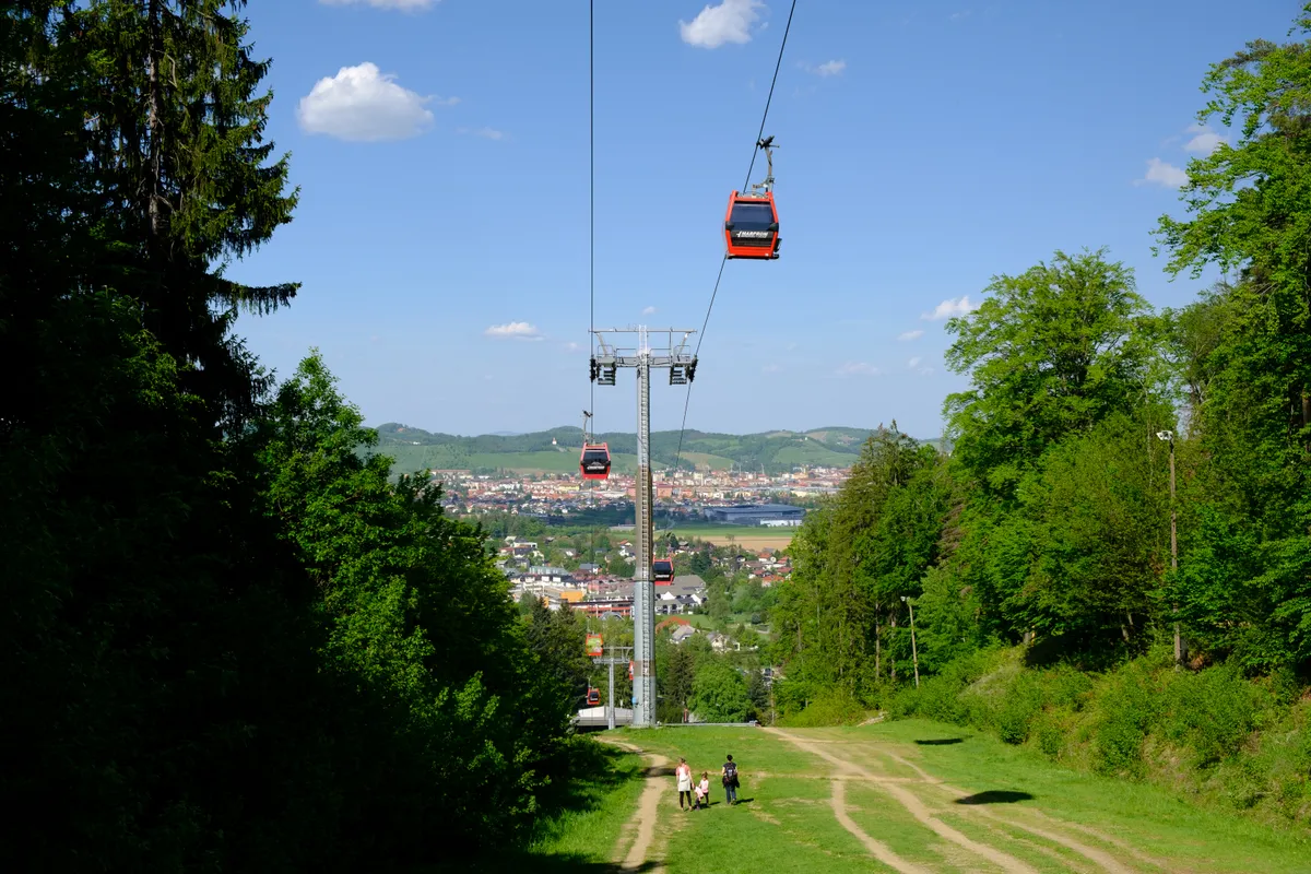 A maribori Pohorje-hegyre közlekedő „Gondola”